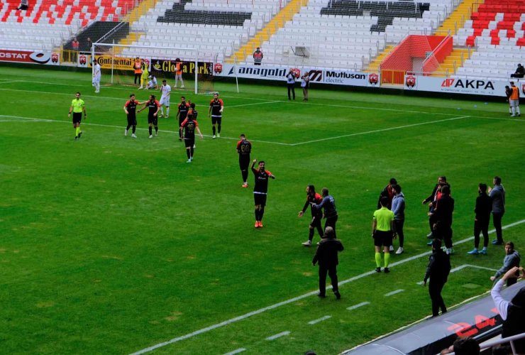 TFF 2. Lig: 24Erzincanspor: 2 - Nazilli Belediyespor: 0