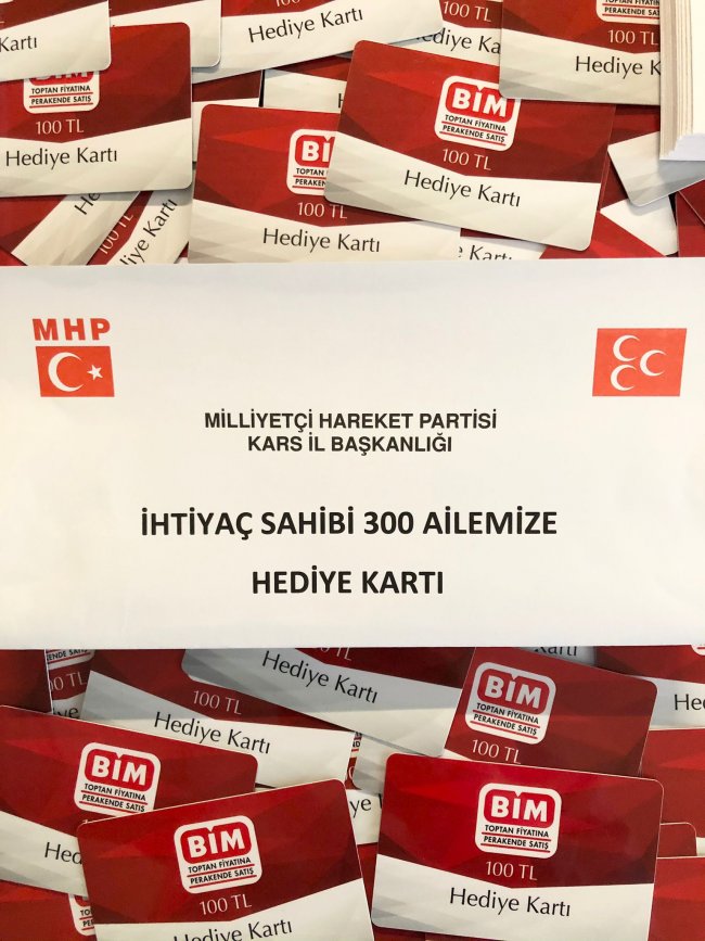 mhp-kars-il-teskilati,-300-ihtiyac-sahibi-aileye-hediye-karti-dagitti-(1).jpg